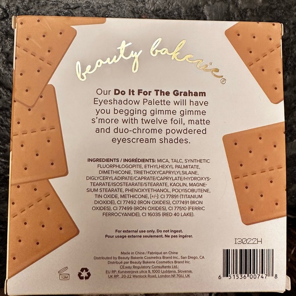 Do it for the Graham eyeshadow pallet - Picture 5 of 5